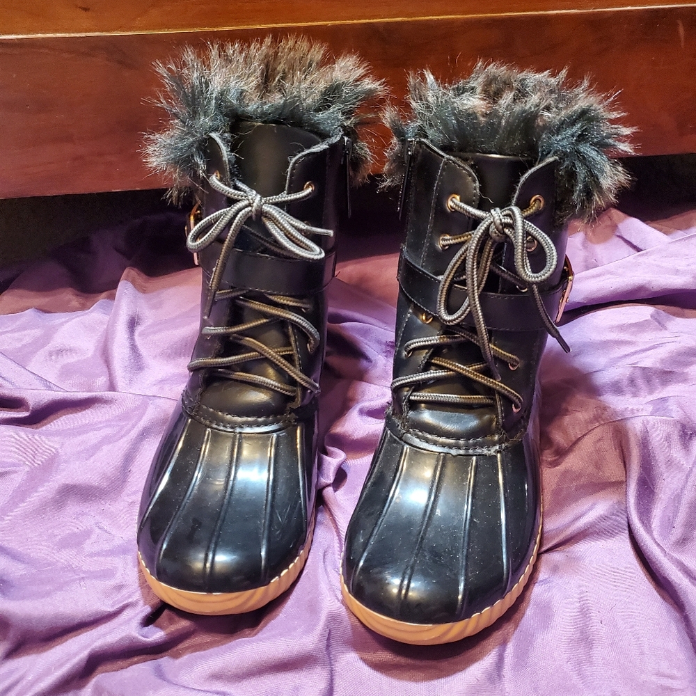 Nature Breeze fur lined duck boots size 6